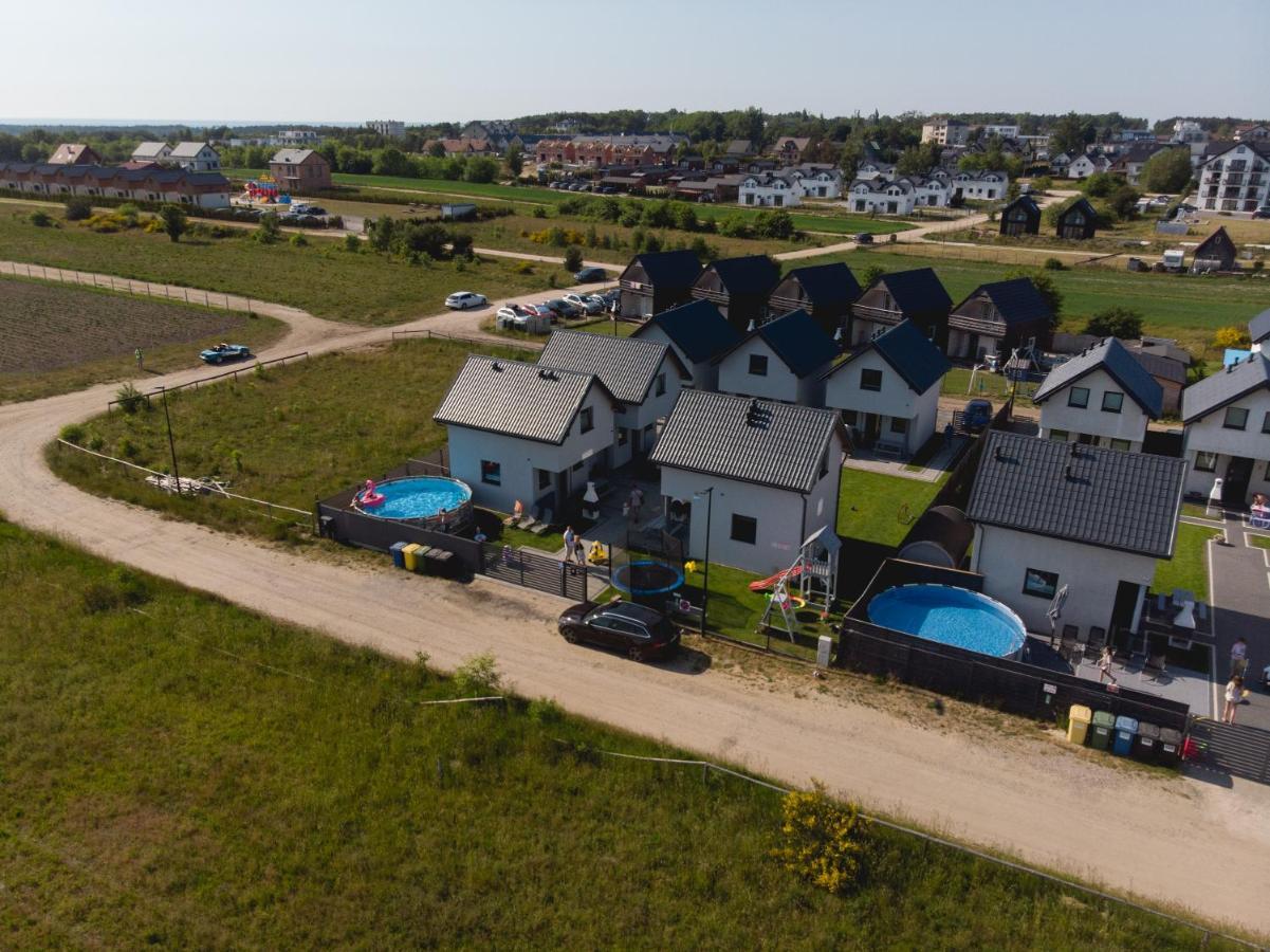 Domki Rajski Wypoczynek Z Basenem Jastrzębia Góra Exteriör bild
